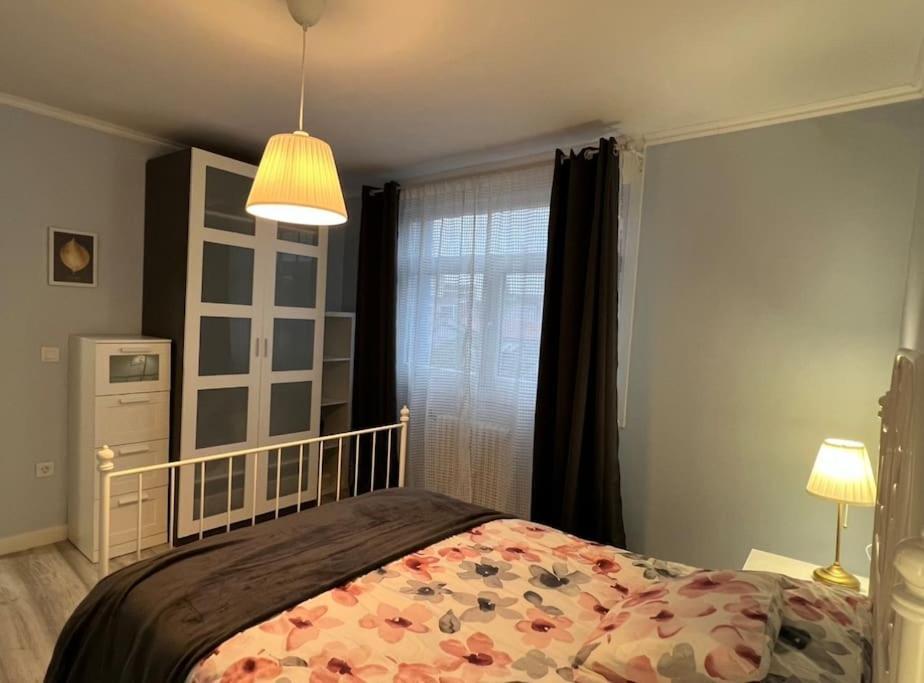 Apartamento Turistico Plaza III Monforte De Lemos Luaran gambar