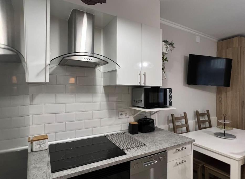 Apartamento Turistico Plaza III Monforte De Lemos Luaran gambar