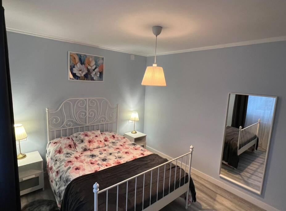 Apartamento Turistico Plaza III Monforte De Lemos Luaran gambar